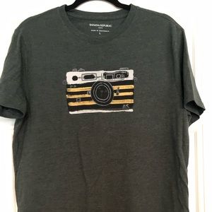Banana Republic Graphic Tee